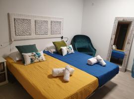 Lisbon Hostel Terminal 4, hotel i Lissabon
