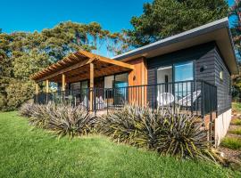 Tui Villa at Putaki Bay, hotell i Te Whau Bay