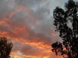 傑米森山谷山林小屋，Howqua的有停車位的飯店