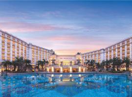 Sanya Bay Holiday Sea View Resort, hotel u gradu Sanja