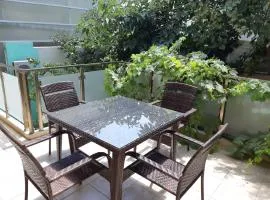Charming 2 Bedroom Apartment near the City's Biggest Mall