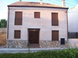 Apartamentos Rurales Romero, hotel in Nohales