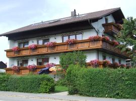 Pension Sonnenhof, hotel with parking in Bischofsmais