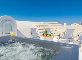 Crystal Villas Santorini، فندق في Vóthon