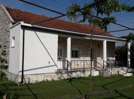 Zemu izmaksu kategorijas viesnīca Kamena Kuca Family Rodin pilsētā Čapljina