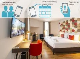 Three Corners Hotel Art