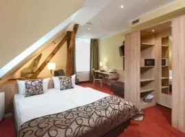 Port Inn Hotel