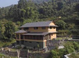 The Lakeview House with Private Pool, hotel in Pokhara