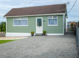 Cwtch Y Coetir, holiday home in Swansea