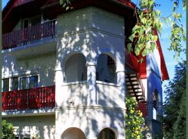 White & Quiet Apartment House, romantic hotel in Hévíz