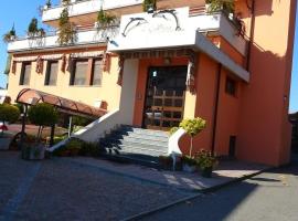 노바라에 위치한 호텔 Albergo Ristorante Il Delfino