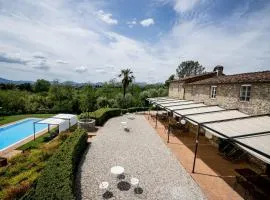 Appartamento con magnifica vista e piscina