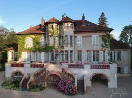 Le Relais du Doubs en Bourgogne, parkolóval rendelkező hotel Ciel városában