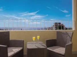 Funchal Window by Homie