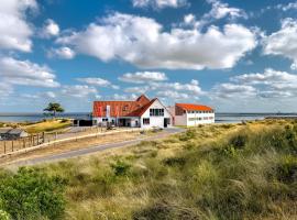 Stayokay Hostel Terschelling, hotel cerca de Zwemparadijs De Dobe, West-Terschelling