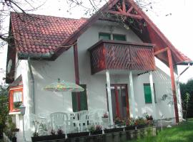 Beatrix Üdülőház, cottage in Balatonberény