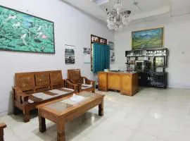 Batik Trinidar Homestay