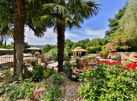 Le Mas de la Lombarde, camping de luxe à Lourmarin