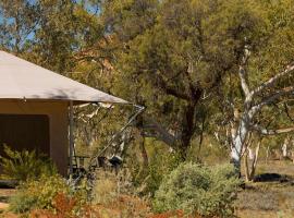 Squeakywindmill Boutique Tent B&B, holiday rental in Alice Springs