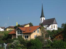 Thaller Edeltraud, hotel with parking in Taching am See