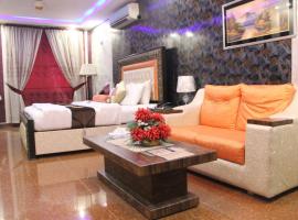 Hotel The Leschanze, hotel cerca de Aeropuerto Internacional Allama Iqbal - LHE, Lahore