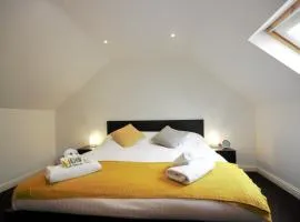 HU1 City Centre Hub (sleeps 6)