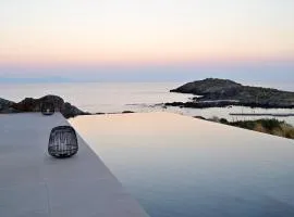 Kavos Hotel & Suites