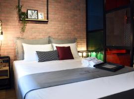 Q Luxury Rooms: Selanik'te bir otel