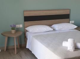 Chriselia 1, hotel in Nea Roda