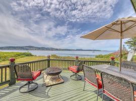Rustic Guemes Beach Cabin, pet-friendly hotel in Anacortes