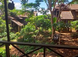 Nature House Eco-Lodge& Trekking, hotel in Banlung