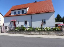 Ferienwohnung Gretl & Xaver, hotel cerca de Neuer Markt, Neumarkt in der Oberpfalz