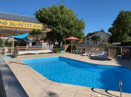 Team Holiday - Camping du Petit Pont, campground in Arvert