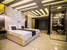 International Palace, hotel di Veles