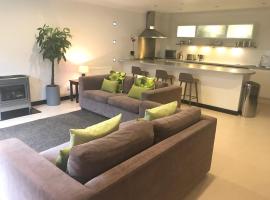 Aaron Glen Apartments, hotel v destinaci Edinburgh
