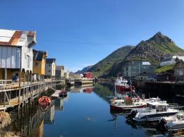 Cute small apartment on the pier in Nyksund: Nyksund şehrinde bir daire