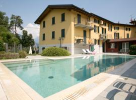 BELLAGIO SUN pool near lake free parking, готель у Белладжо