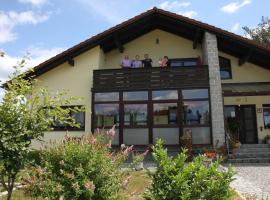 Haus Elisabeth, hotel v destinaci Neuschönau