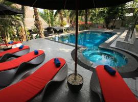 Baan Heaven / Patong Beach Pool Villa Sleeps up to 15, villa in Patong Beach