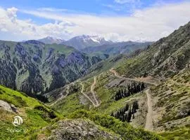 Yurt Camp Ali-Nur, Lake Song-Kul , Kyrgyzstan, Юрточный лагерь Али Нур, на берегу озера Сон Кол