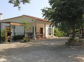 Casa Rural La Fresneda، فندق في أوبريق