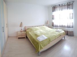 Ferienwohnung Waldvogel, ξενοδοχείο σε Immenstaad am Bodensee