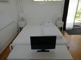 Studio Elegant