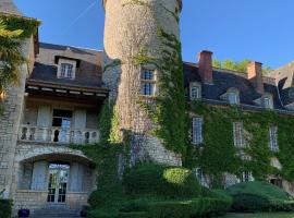 Château du Raysse – hotel w mieście CazoulÃ¨s