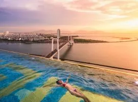 Wyndham Danang Golden Bay - Free Shuttle Bus to Beach