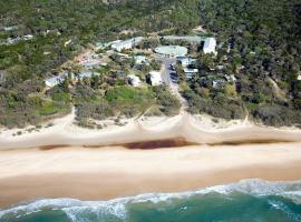 K'gari Beach Resort, hotel ob plaži v mestu Fraser Island