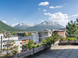 Chesa Quadratscha - Samedan, hotel cerca de Campo de golf Samedan & Zuoz-Madulain de Engadina, Samedan