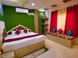 The Hideout Agra - Garden Homestay near Taj