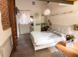 Mansarde & Suite Maison 1706 Lago Orta, penzion v destinaci Borgomanero