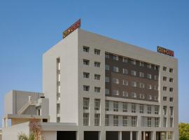 Ginger Sanand, hotel with parking in Sānand